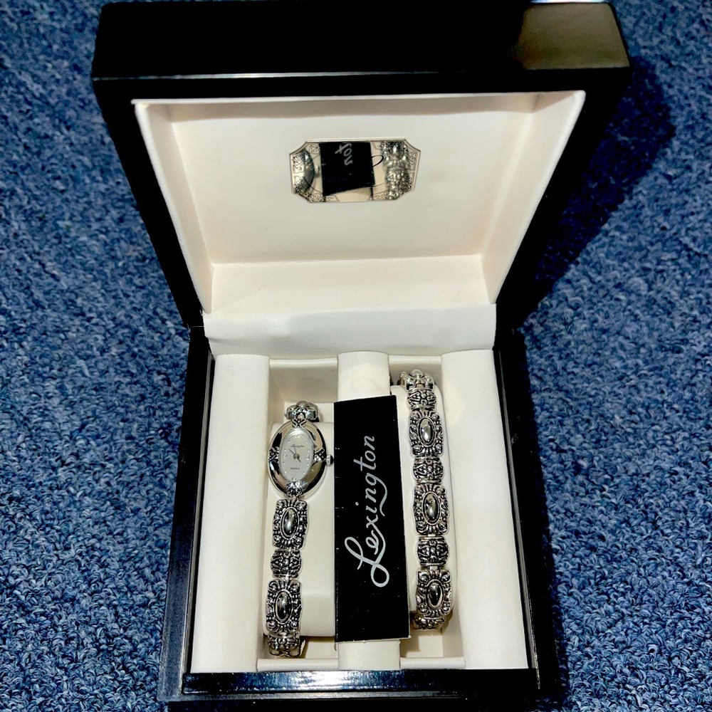 Nice simple/silver Lexington watch and bracelet